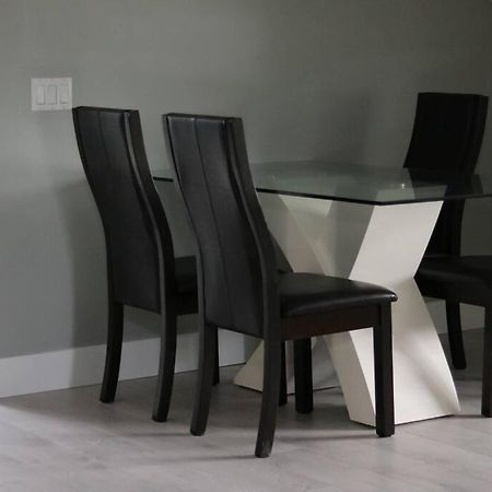 Unique Modern Luxury 2 Bedroom Apartment Rental Chapleau Екстериор снимка