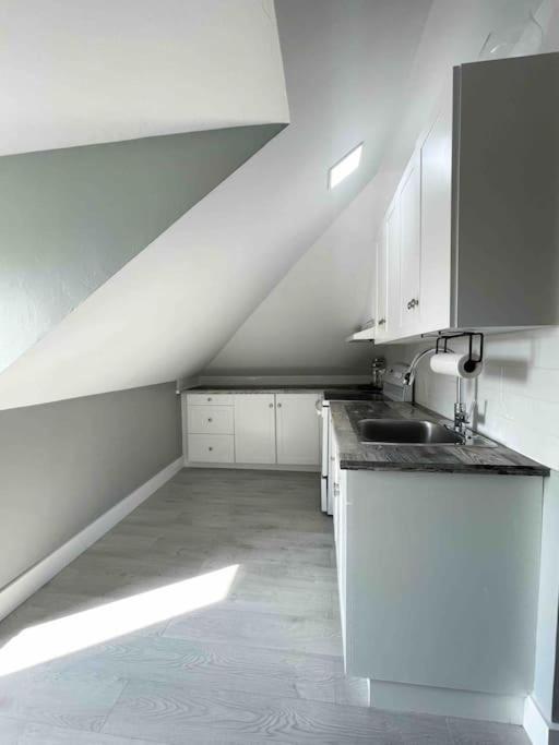 Unique Modern Luxury 2 Bedroom Apartment Rental Chapleau Екстериор снимка